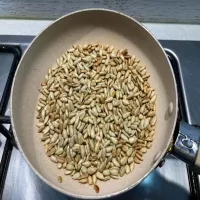 Sałatka śledziowa z suszonymi pomidorami i słonecznikiem