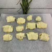 Rogaliki z jabłkiem z ciasta francuskiego