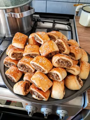 Paszteciki z mięsem z rosołu i pieczarkami