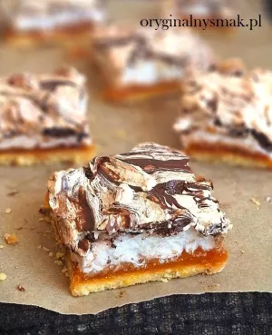 Mazurek pomarańczowy z czekoladową bezą