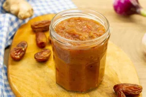 Chutney z rabarbaru