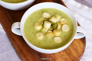 Aromatyczna zupa z pesto