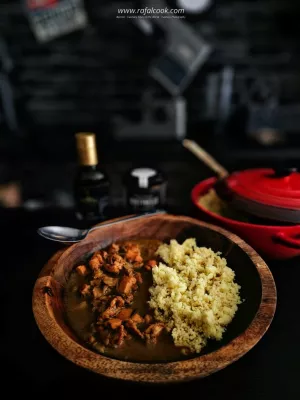 Marokański Tagine z Kurczakiem i Daktylami. Słodko-wytrawna klasyka Maroka