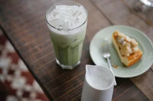 Domowe lody matcha na patyku prosty deser z czterech składników