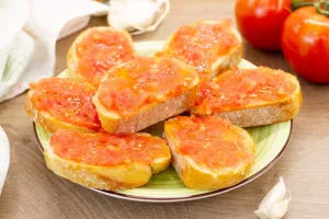 Pan con tomate – hiszpańskie grzanki z pomidorami