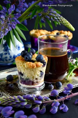 Muffiny z borówkami na serku wiejskim