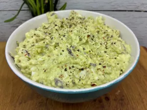 Pasta do kanapek z jajek i awokado