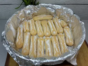 Szybkie ciasto borówkowe bez pieczenia