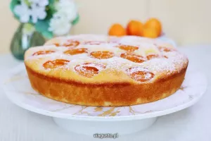 Jogurtowe ciasto z morelami