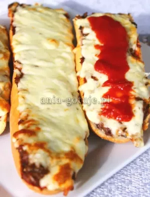 Zapiekanka z pieczarkami i serem