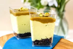 Pistacjowe mini deserki z awokado