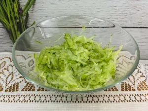 Sos tzatziki – prosty, kremowy i orzeźwiający