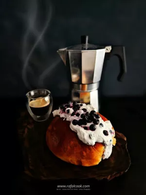 Maritozzo ai mirtilli – rzymska brioche z jagodami