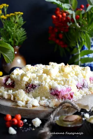 Fit ciasto kokosowo-migdałowe ze śliwkami
