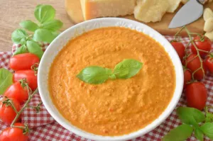 Pesto trapanese – sycylijskie pesto pomidorowe