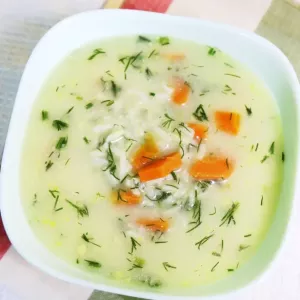 Zupa koperkowa z ryżem