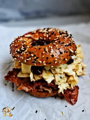 American Bagel Sandwich – bajgiel śniadaniowy w stylu nowojorskim