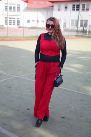 Set – czerwone spodnie z szerokimi nogawkami i top – stylizacja
