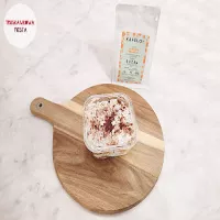 Tiramisu z nasionami chia, jagodami goji i śliwką