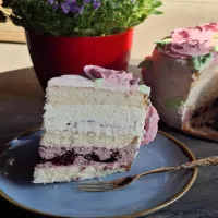 Tort wiśniowy z musem z białej czekolady