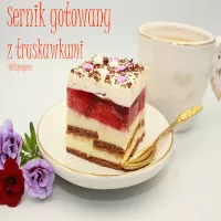 Sernik gotowany z truskawkami