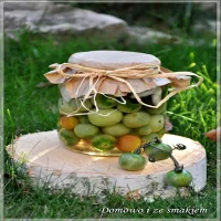 Zielone pomidorki koktajlowe w zalewie