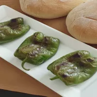 Felfla Mechwiya – Marokańskie grillowane zielone papryki