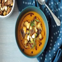 Zupa krem z batatów i marchewki z rozmarynem