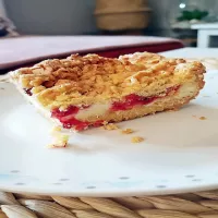 Kruche ciasto z porzeczkami i waniliową pianką