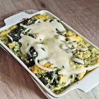 Zapiekanka makaronowa z kurczakiem i szpinakiem