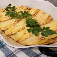 Zapiekanka ziemniaczano-selerowa z jarmużem