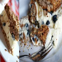 Dacquois orzechowe z cytrynowym kremem i borówkami amerykańskimi