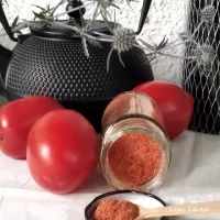 Suszona skórka z pomidorów