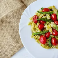 Makaron w sosie szparagowym