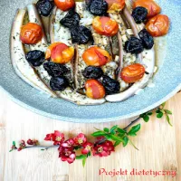 Bakłażan duszony z suszonymi śliwkami