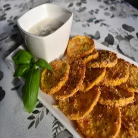 Zaskakujące chipsy z cukini pieczone w piekarniku