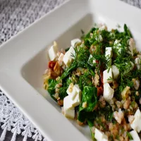 Kasza gryczana z suszonymi pomidorami i szpinakiem