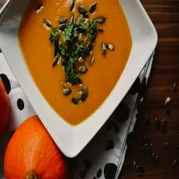 Zupa dyniowa z pomidorami