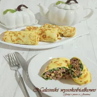Naleśniki wysokobiałkowe ze szpinakiem i piersią z kaczki
