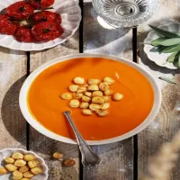 Krem z pieczonych pomidorów i czerwonej papryki