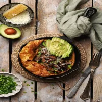 Dutch baby z pieczarkami i szalotką