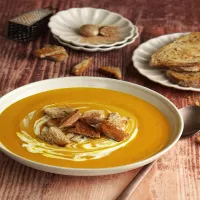 Krem z pieczonej dyni z jabłkami