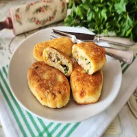 Kotlety ziemniaczane nadziewane mięsem z rosołu