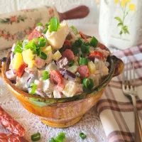 Sałatka rycerska z kabanosem