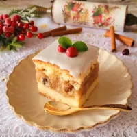 Świąteczny jabłecznik lukrowany