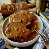 Schab duszony w sosie własnym