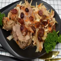 Delikatne polędwiczki zapiekane z kapustą i żurawiną