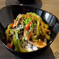 Prosta smażona wołowina z papryką