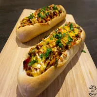 Bagietka nadziewana kurczakiem BBQ