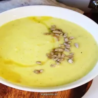 Zupa porowa z serkiem topionym